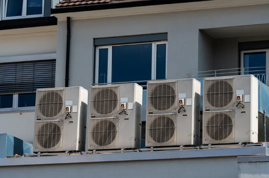 空调机组自控系统与传统控制方式的对比分析